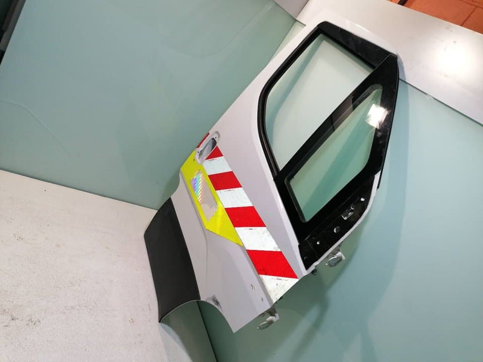 Puerta delantera derecha IVECO DAILY 3