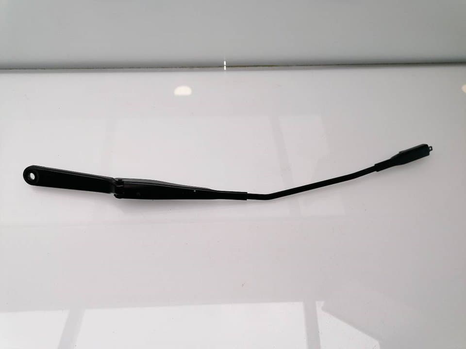 Brazo limpia delantero derecho IVECO DAILY