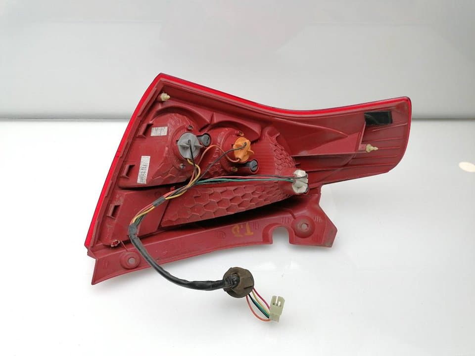 Piloto trasero derecho SUZUKI SWIFT SF BERLINA (EA) 3
