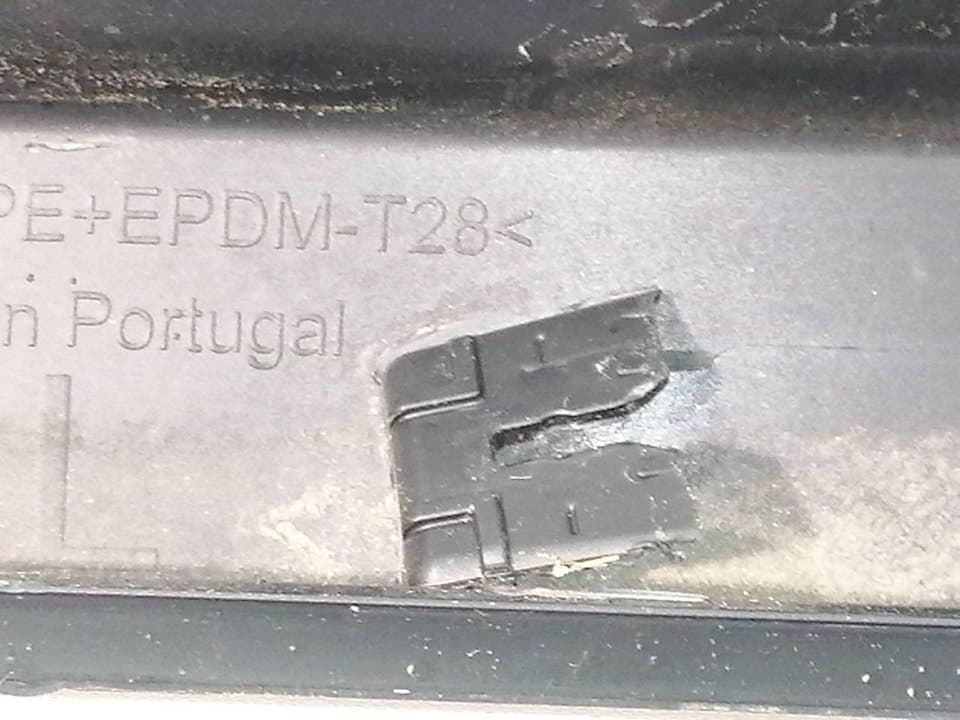Faldon lateral VOLKSWAGEN T-ROC 3