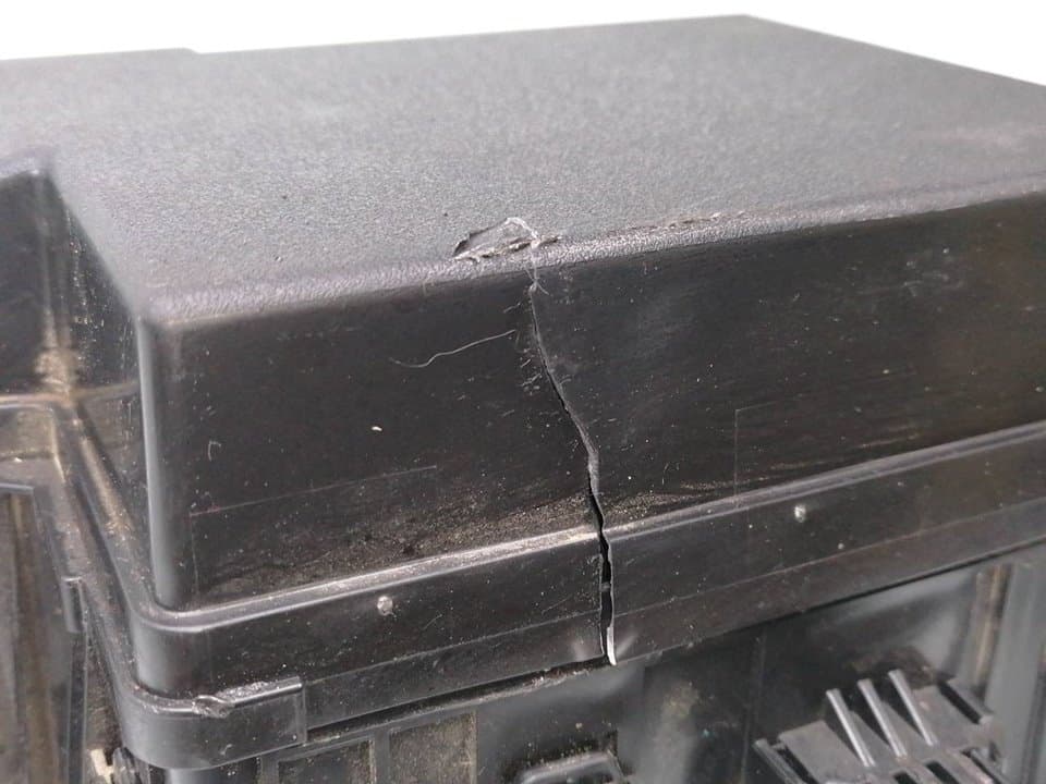 Caja reles / fusibles MITSUBISHI L 200 (K6/7) 3