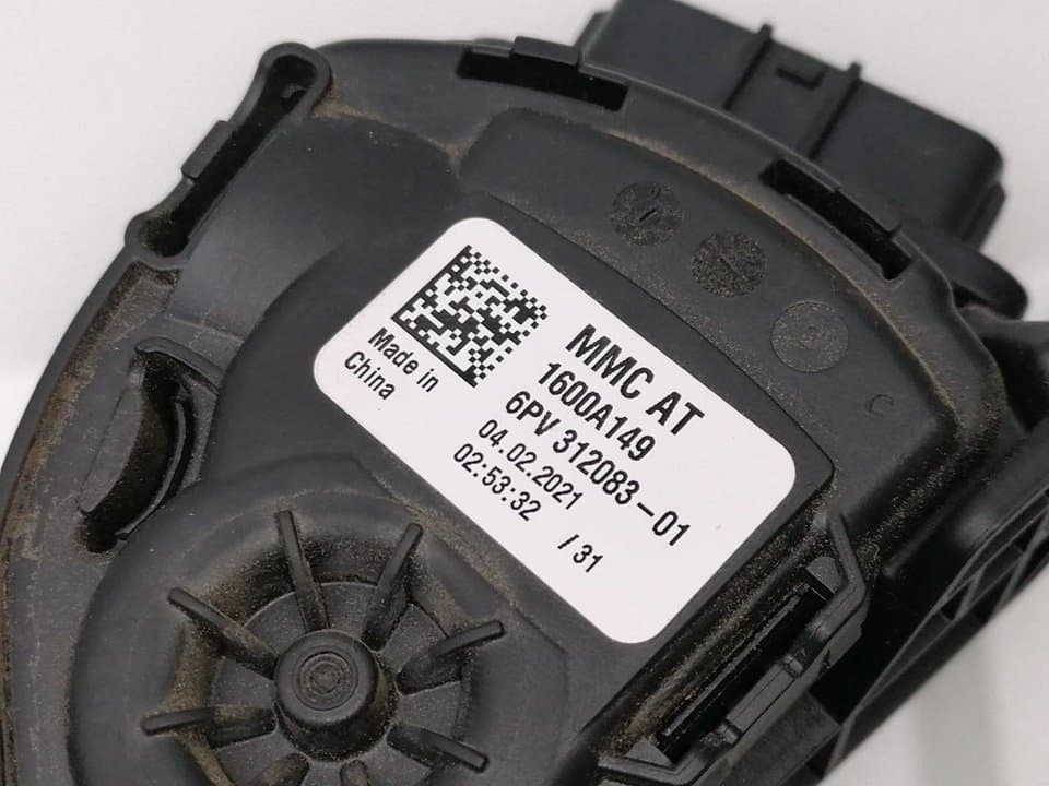 Pedal acelerador MITSUBISHI L 200 (K6/7) 3