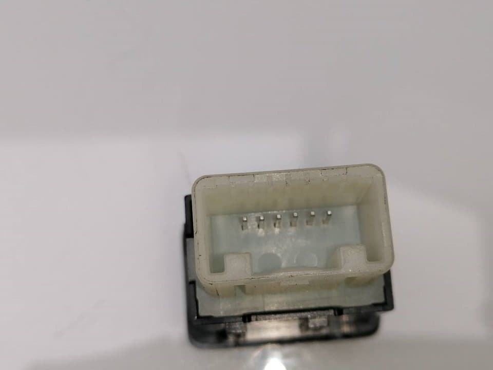 Interruptor MITSUBISHI L 200 (K6/7) 2