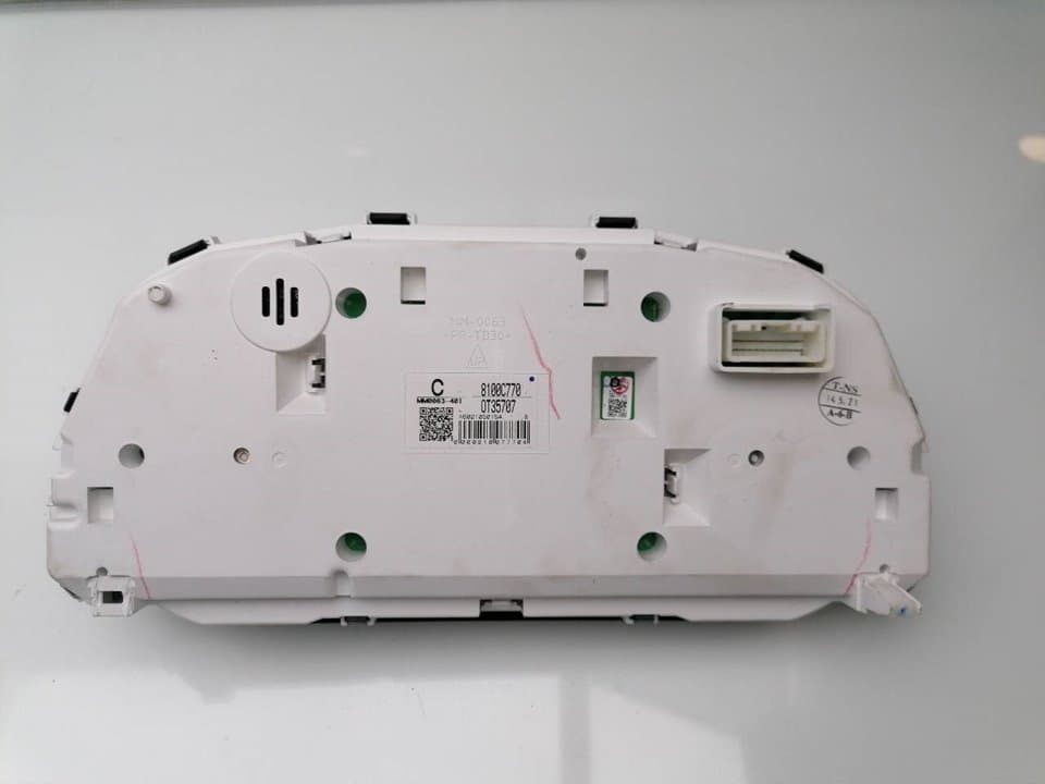 Cuadro instrumentos MITSUBISHI L 200 (K6/7) 3