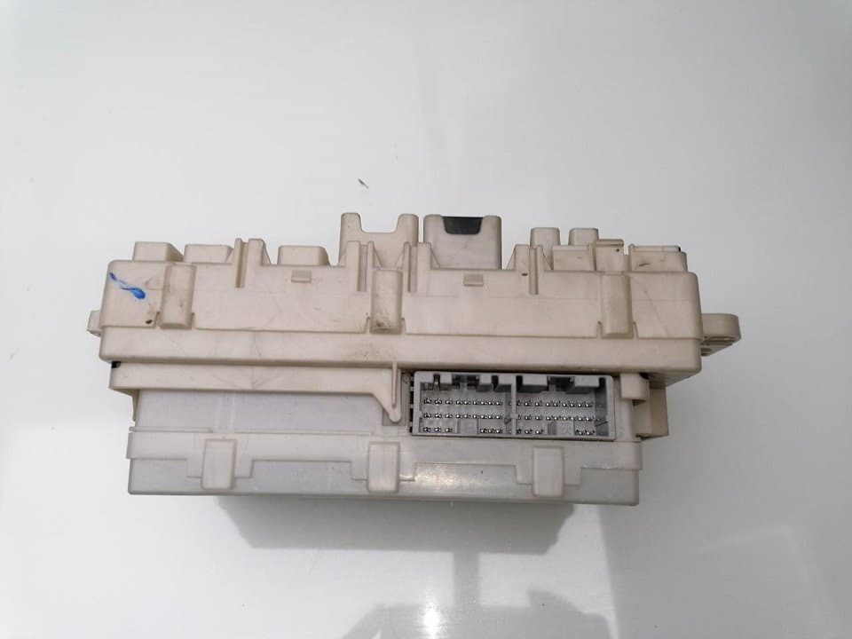Caja reles / fusibles MITSUBISHI L 200 (K6/7) 5