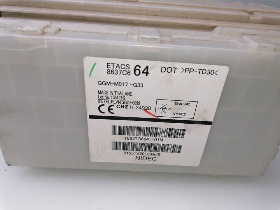 Caja reles / fusibles MITSUBISHI L 200 (K6/7) 4