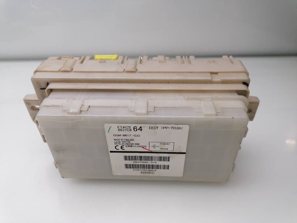 Caja reles / fusibles MITSUBISHI L 200 (K6/7) 2
