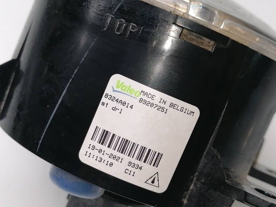 Faro antiniebla derecho MITSUBISHI L 200 (K6/7) 3