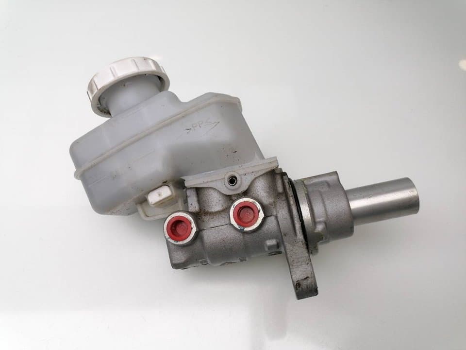 Bomba freno MITSUBISHI L 200 (K6/7)
