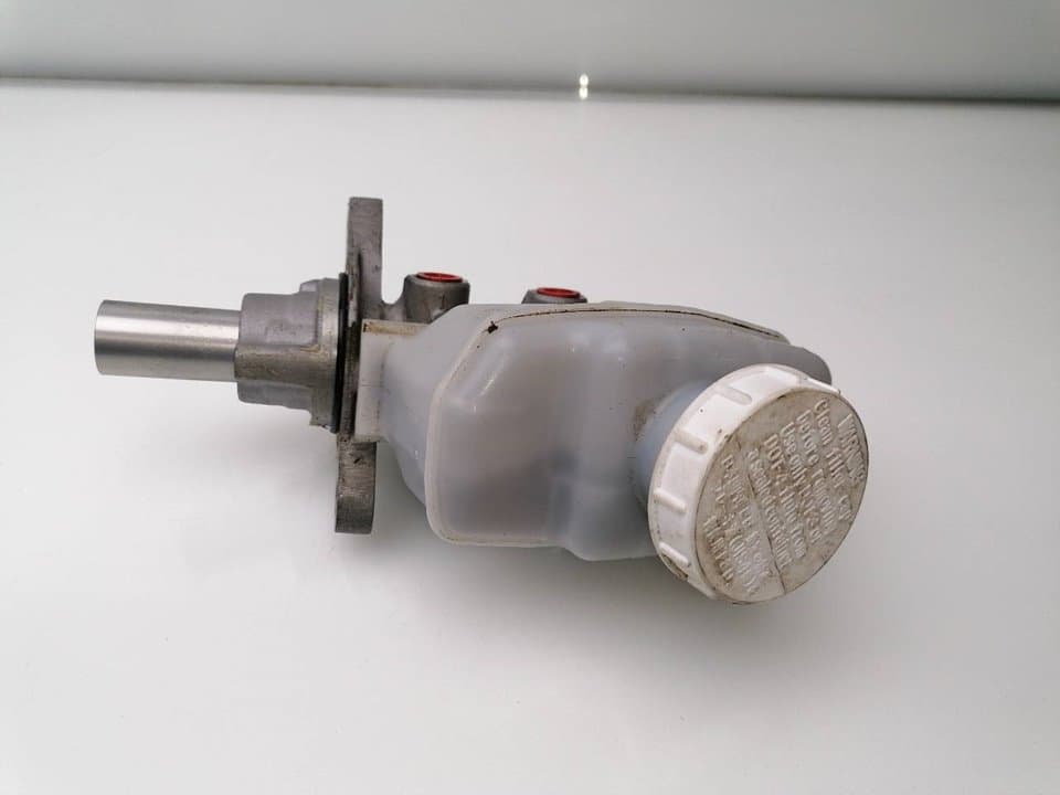 Bomba freno MITSUBISHI L 200 (K6/7) 2