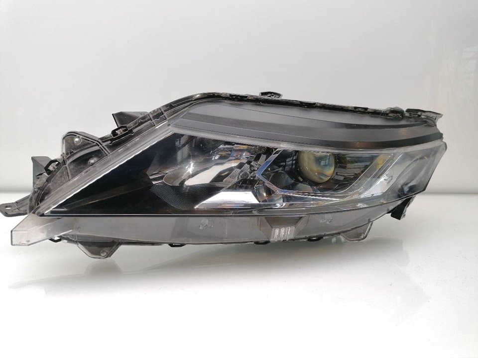 Faro izquierdo MITSUBISHI L 200 (K6/7)