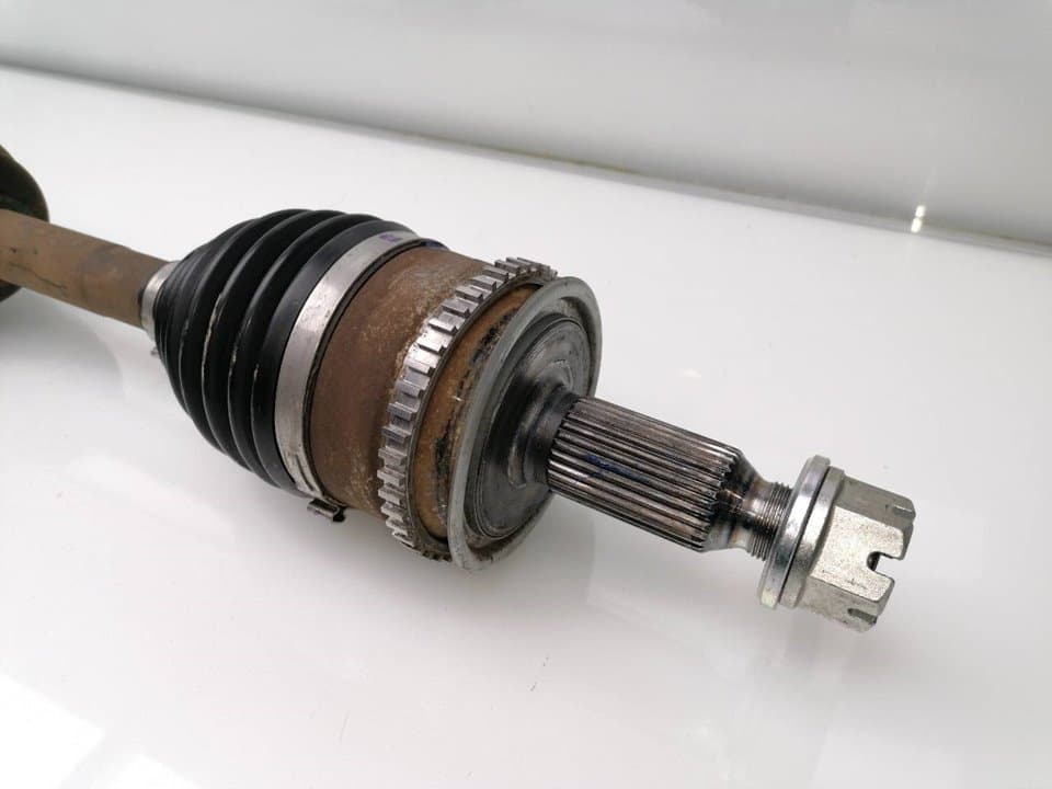 Transmision delantera izquierda MITSUBISHI L 200 (K6/7) 4