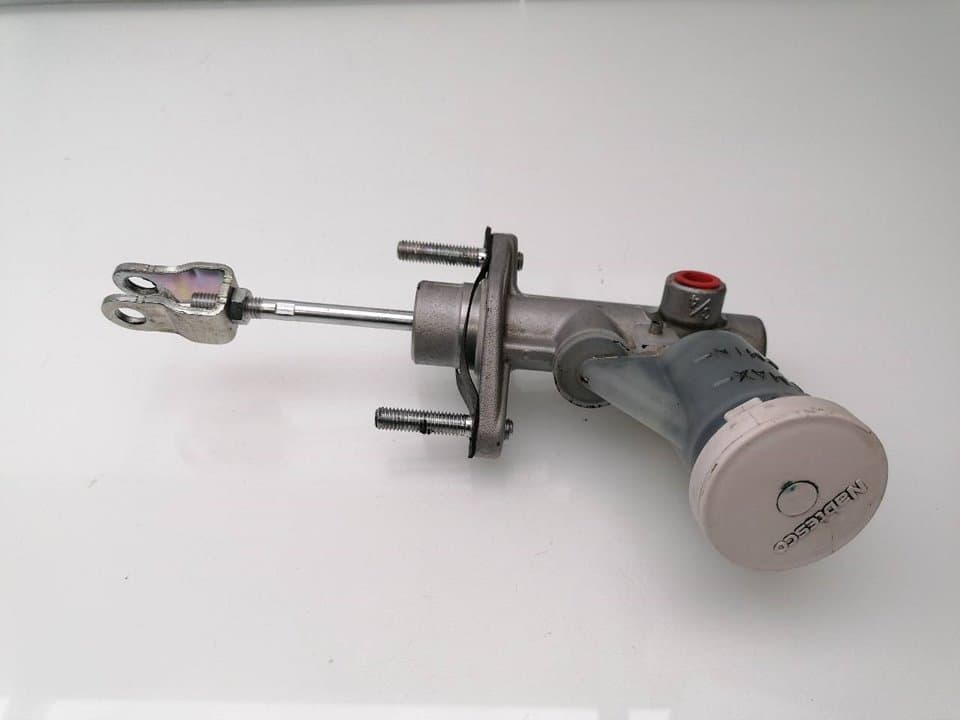 Bombin embrague MITSUBISHI L 200 (K6/7) 2