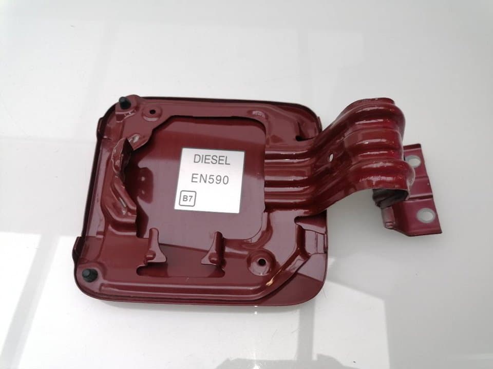 Tapa exterior combustible MITSUBISHI L 200 (K6/7) 4