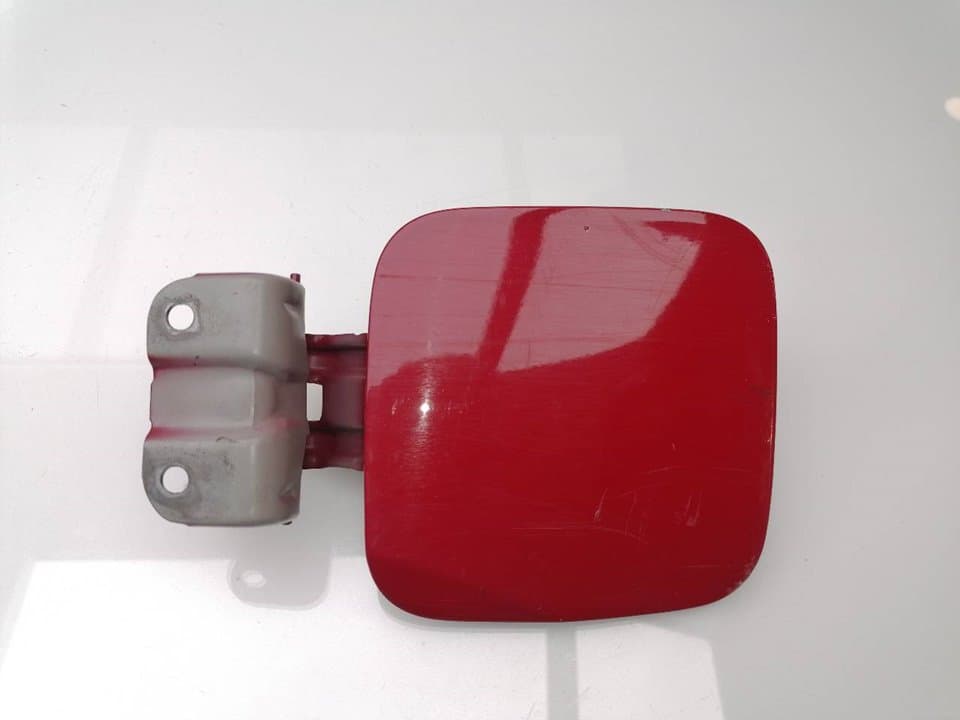 Tapa exterior combustible MITSUBISHI L 200 (K6/7)