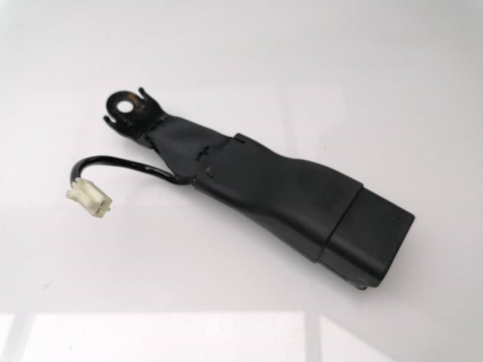 Pretensor trasero derecho MITSUBISHI L 200 (K6/7)