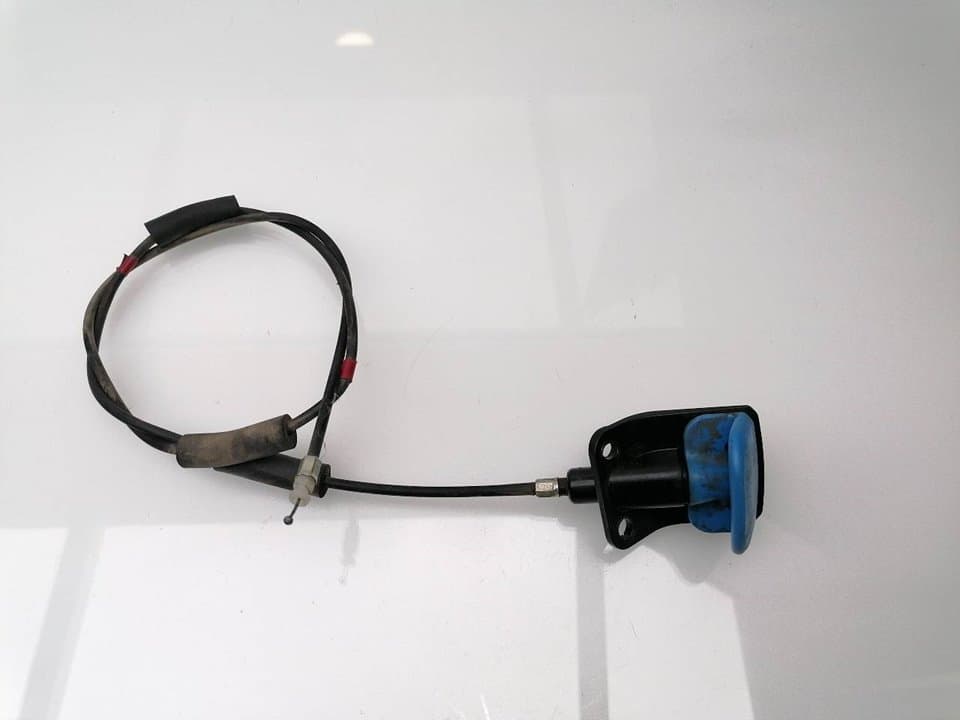 Tapa exterior combustible MITSUBISHI L 200 (K6/7)