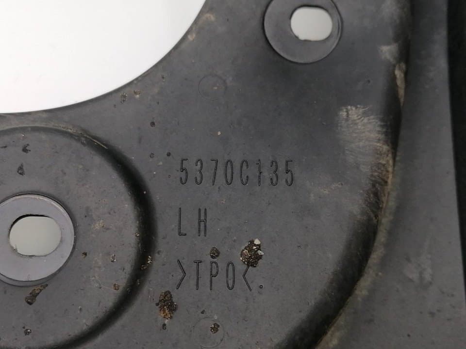 Plastico MITSUBISHI L 200 (K6/7) 3