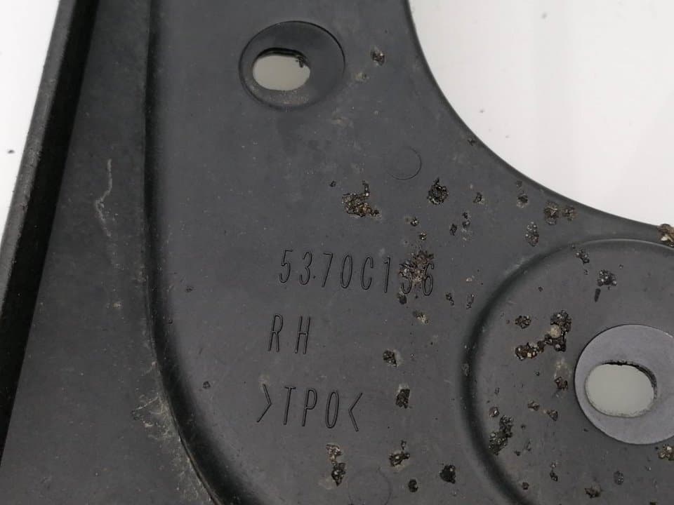 Plastico MITSUBISHI L 200 (K6/7) 3