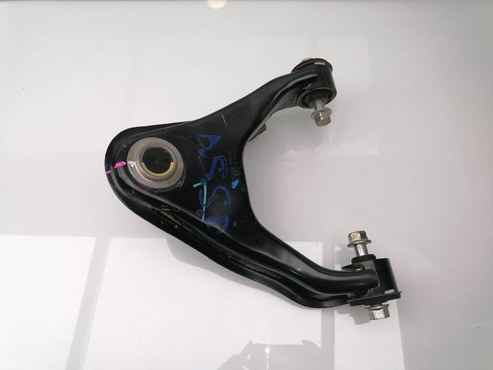 Brazo suspension superior delantero derecho MITSUBISHI L 200 (K6/7)