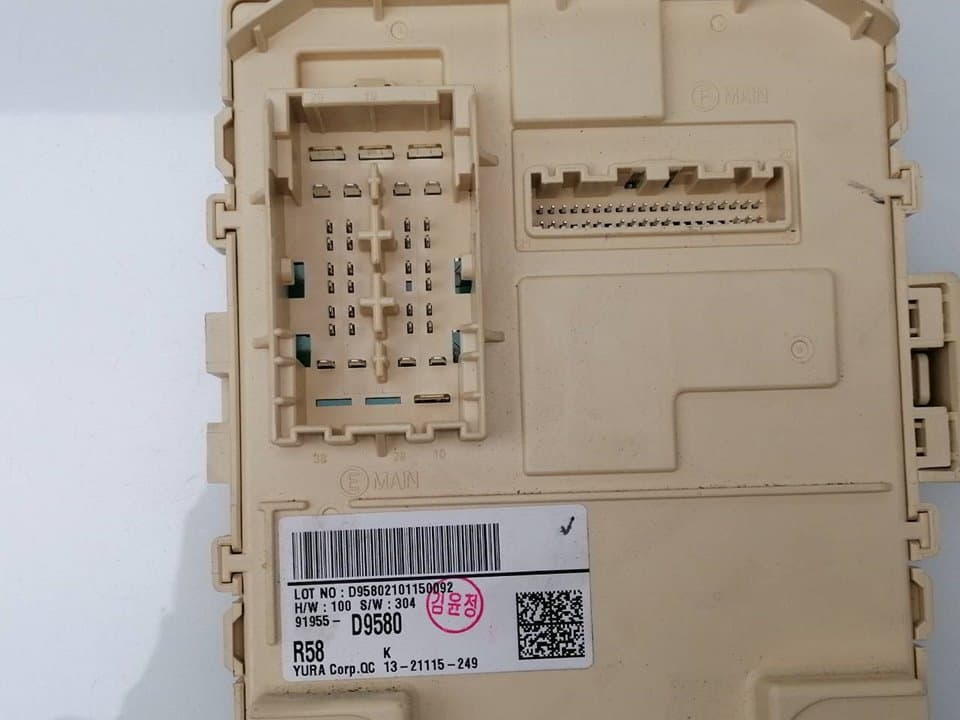Caja reles / fusibles KIA SPORTAGE 3
