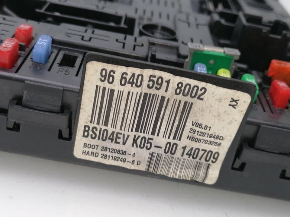 Caja reles / fusibles PEUGEOT 308 4