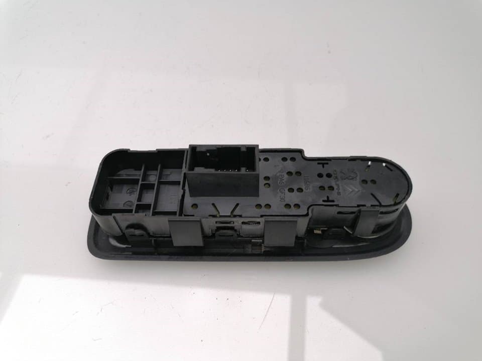 Mando elevalunas delantero izquierdo PEUGEOT 308 5