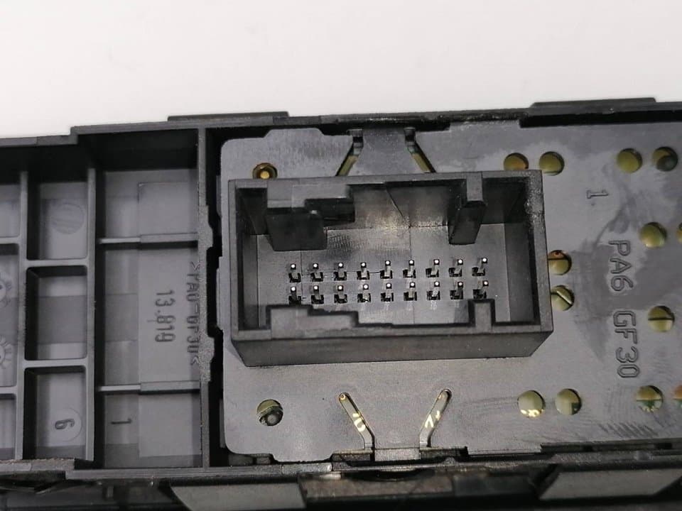 Mando elevalunas delantero izquierdo PEUGEOT 308 2
