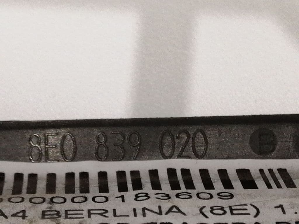 Maneta interior trasera derecha AUDI A4 BERLINA (8E) 3