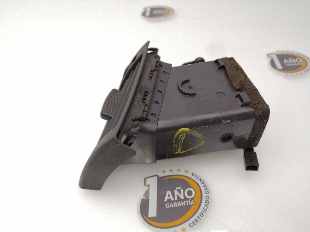 Plastico AUDI A4 BERLINA (8E) 4