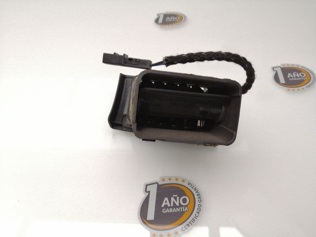 Plastico AUDI A4 BERLINA (8E) 3