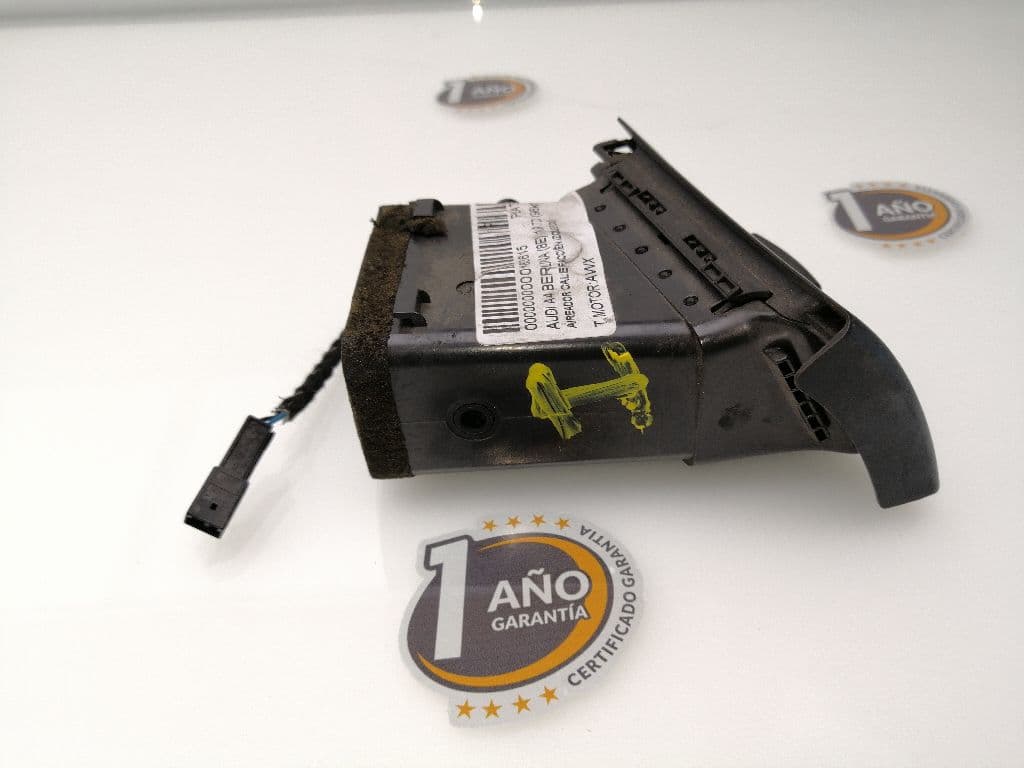 Plastico AUDI A4 BERLINA (8E) 2