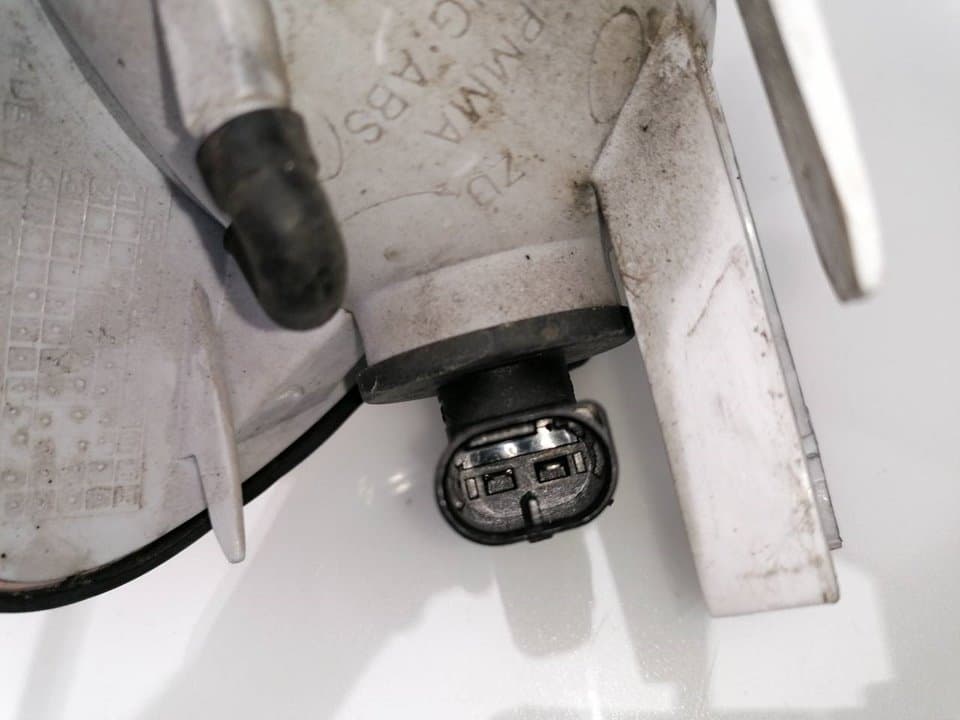 Recambio BMW SERIE 3 BERLINA (E90) ref. 63136902766 3