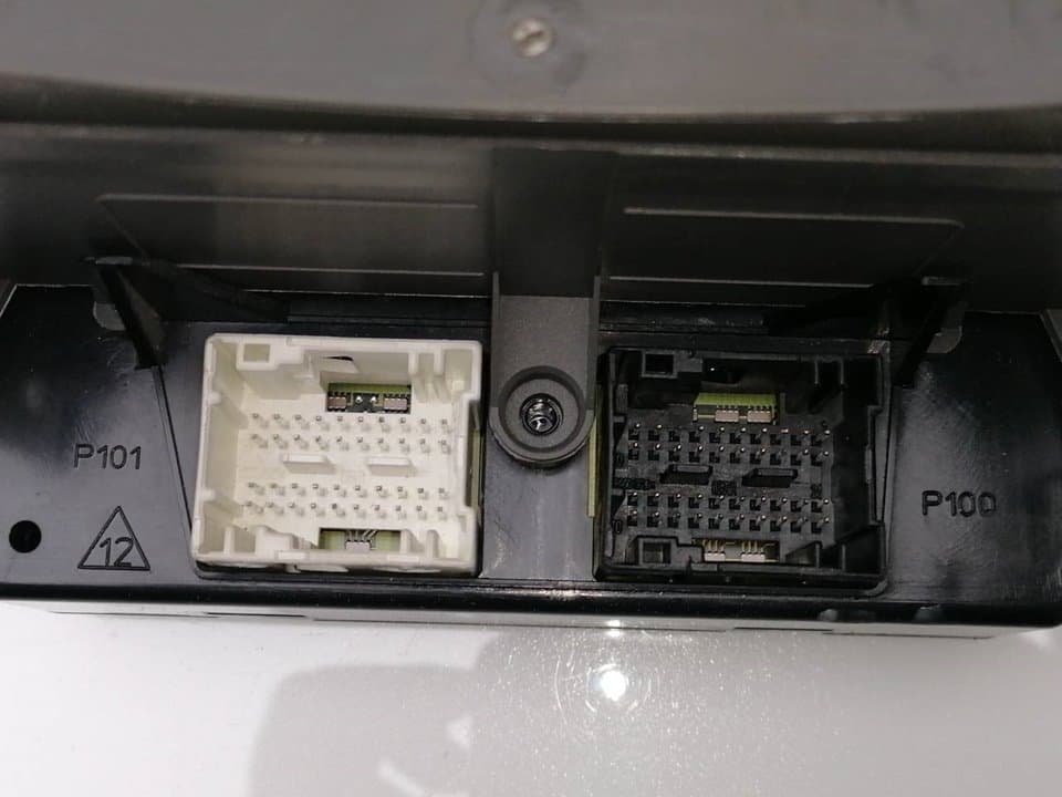 Caja reles / fusibles RENAULT VEL SATIS (BJ0) 4