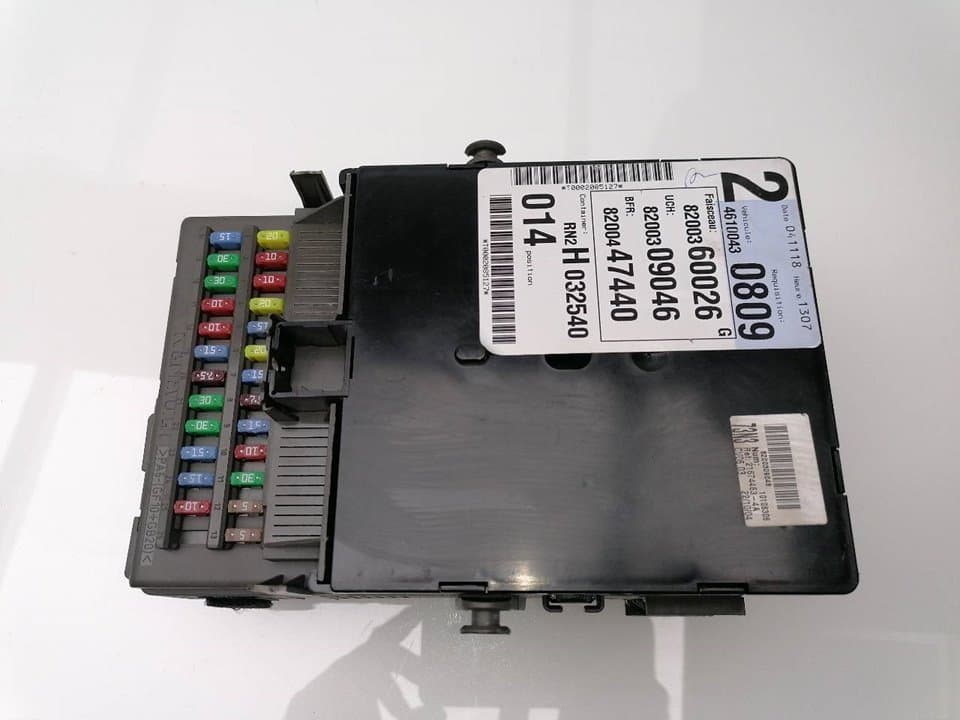 Caja reles / fusibles RENAULT VEL SATIS (BJ0) 3