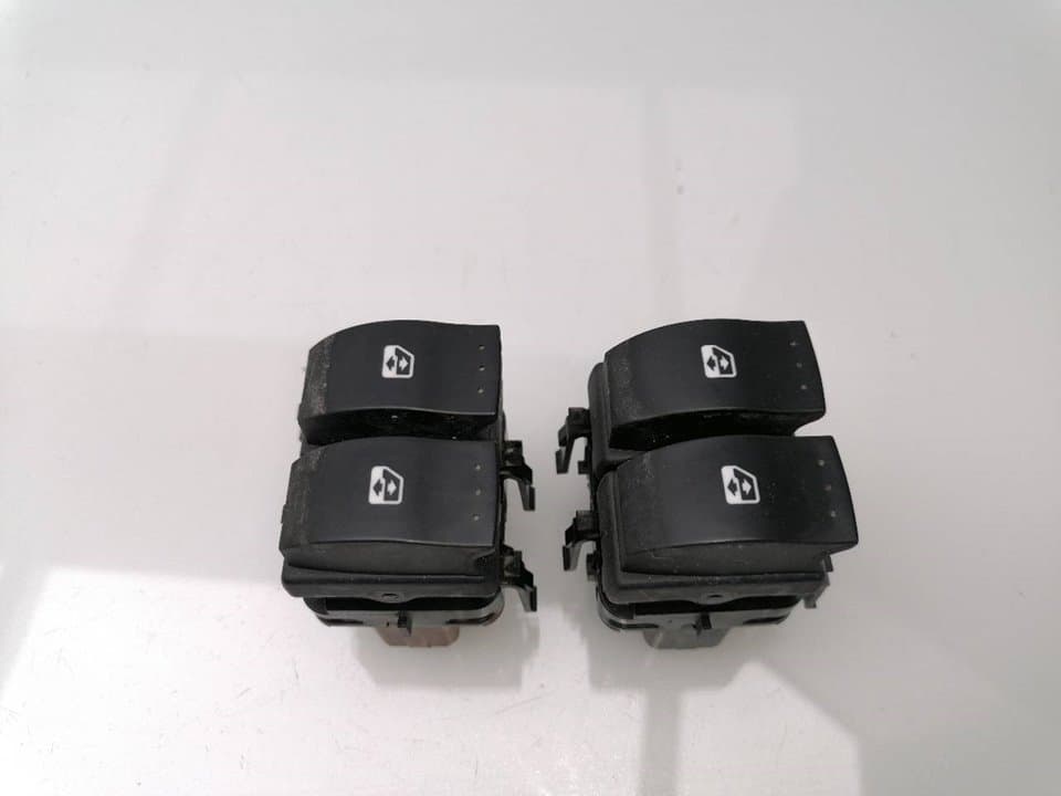 Mando elevalunas delantero izquierdo RENAULT VEL SATIS (BJ0)