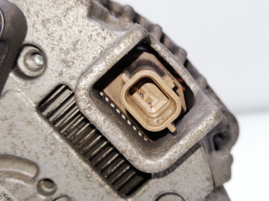 Alternador RENAULT MASTER II PHASE 2 COMBI 4