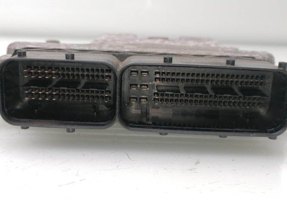 Centralita motor uce SKODA OCTAVIA BERLINA (1U2) 2