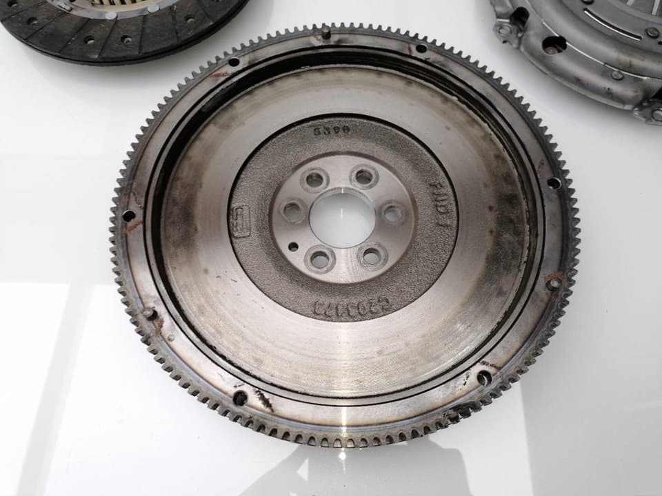 Kit embrague SKODA OCTAVIA BERLINA (1U2) 4