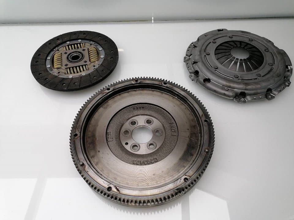 Kit embrague SKODA OCTAVIA BERLINA (1U2)