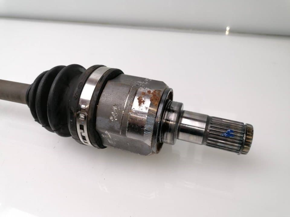 Transmision delantera izquierda HYUNDAI I30 4