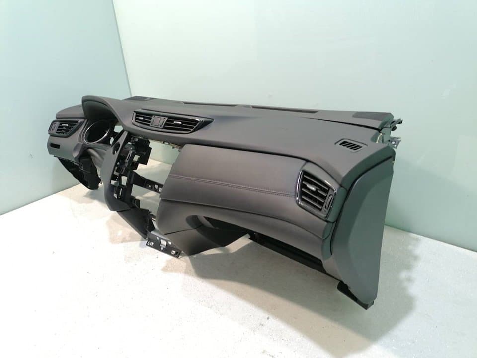 Salpicadero NISSAN X-TRAIL (T32) 4