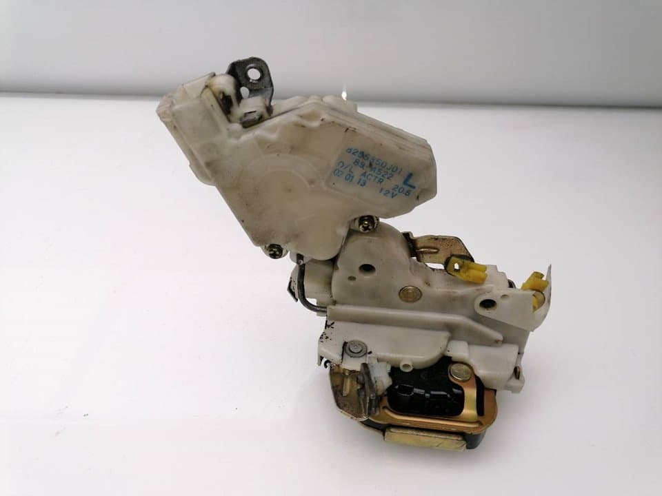 Cerradura puerta trasera izquierda NISSAN TERRANO/TERRANO.II (R20) 4