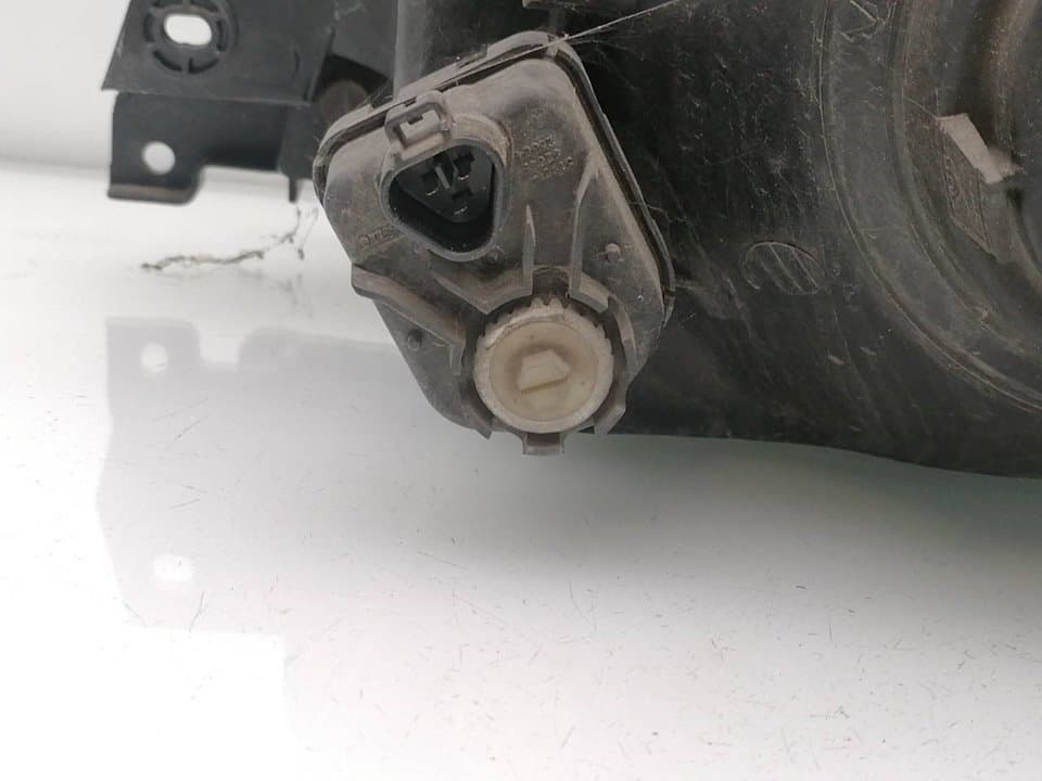 Faro derecho MITSUBISHI MONTERO (V60/V70) 2