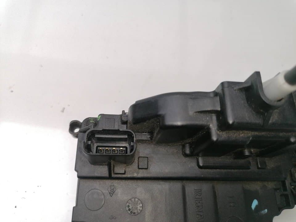 Cerradura puerta delantera izquierda RENAULT CLIO III 2
