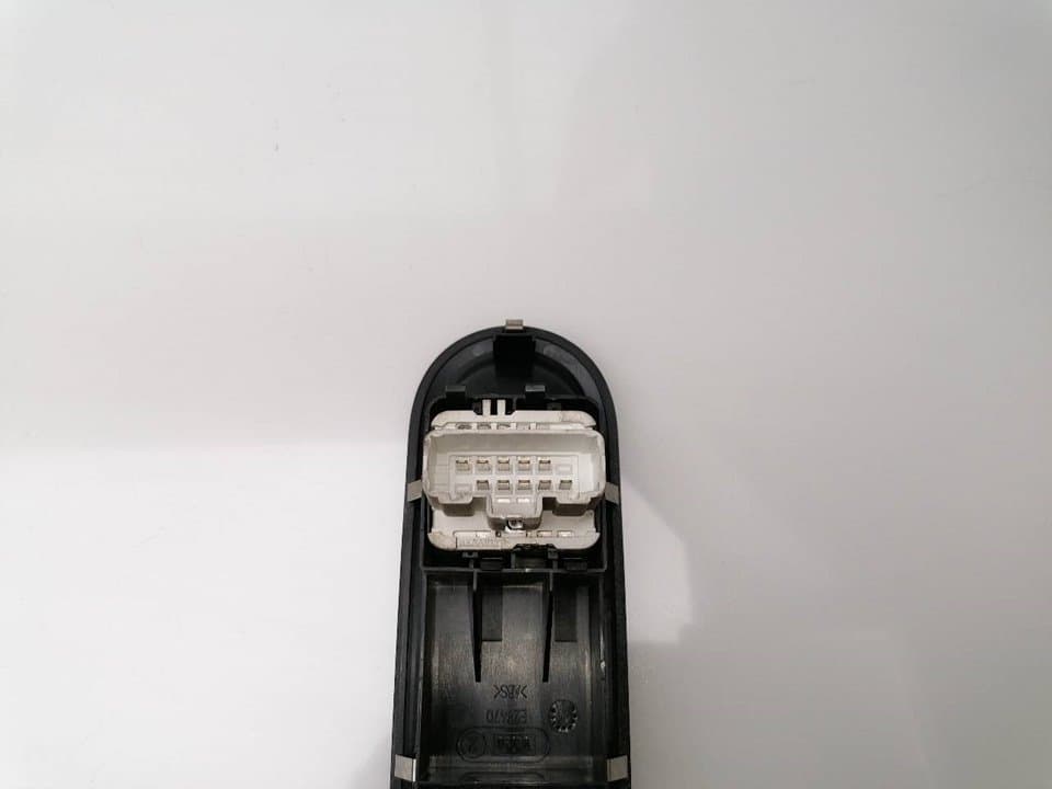 Mando elevalunas delantero izquierdo RENAULT CLIO III 2