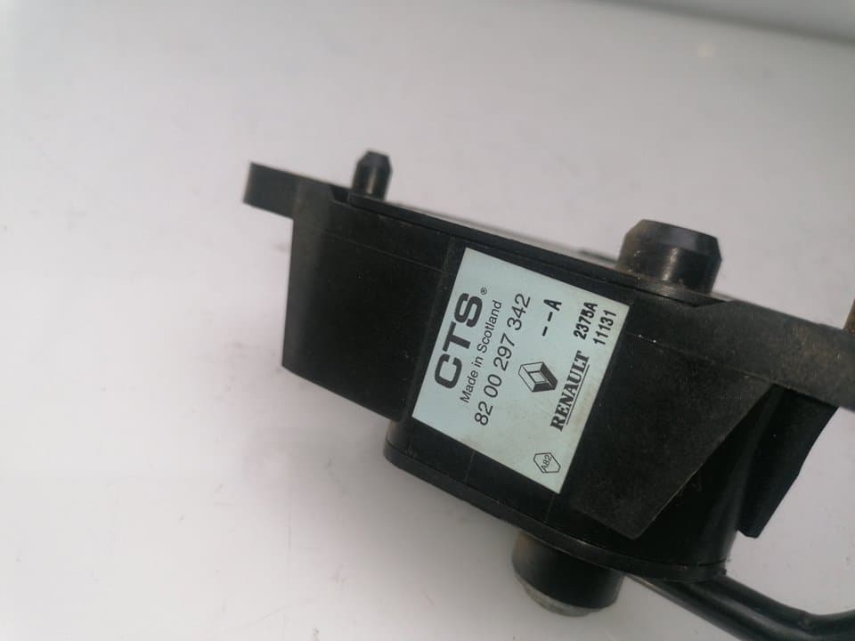 Pedal acelerador RENAULT CLIO III 4