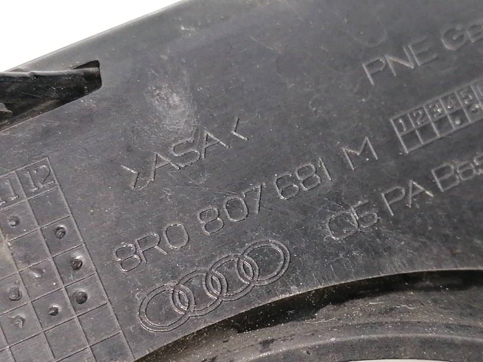 Plastico AUDI Q5 (8R) 2