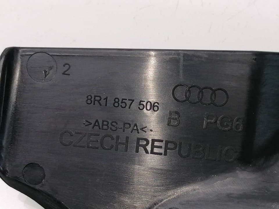 Plastico AUDI Q5 (8R) 3