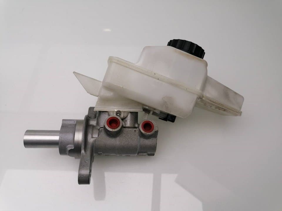 Bomba freno TOYOTA YARIS